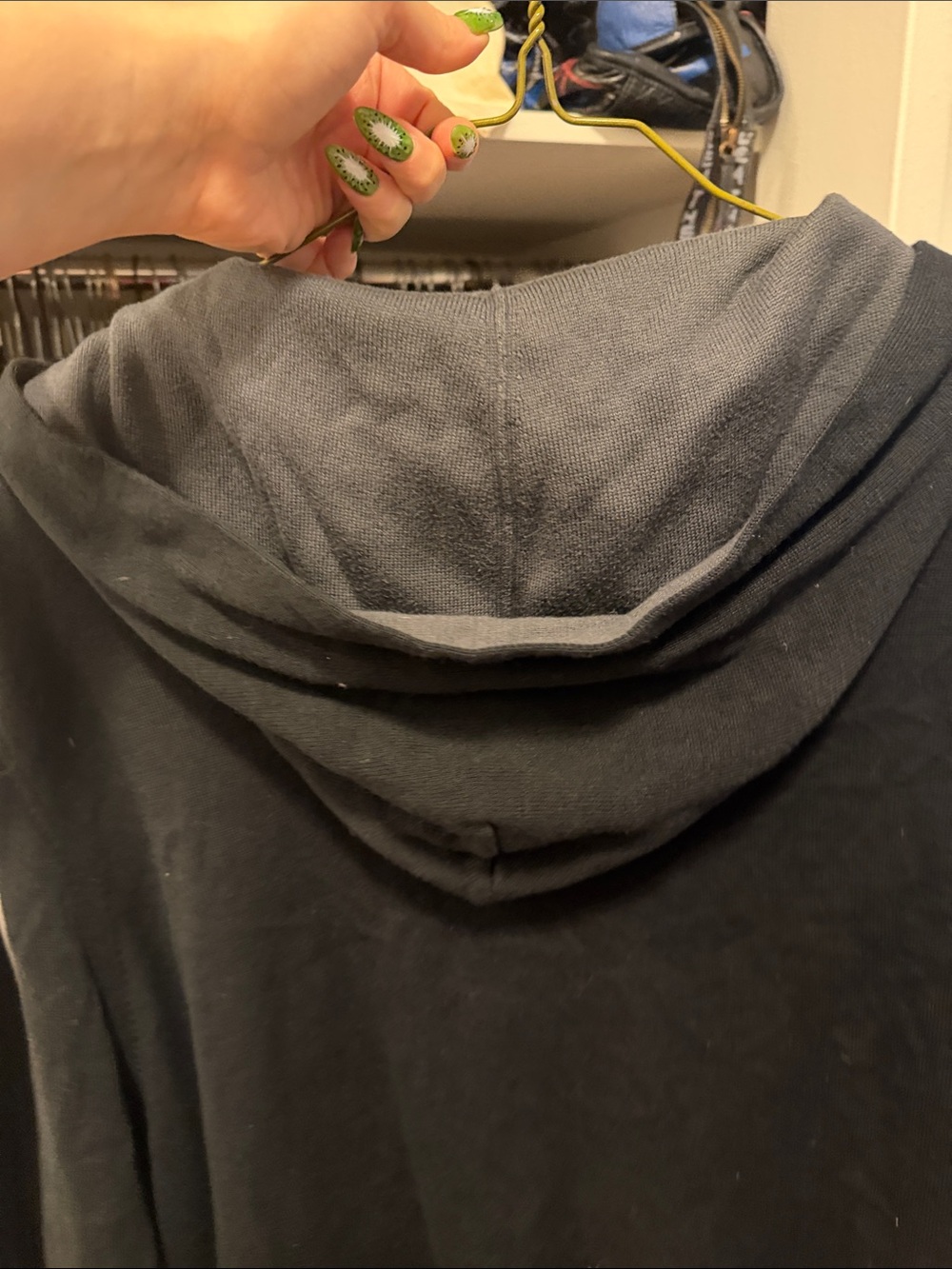 Men’s LV subtle logo knit hoodie - Picture 5 of 6